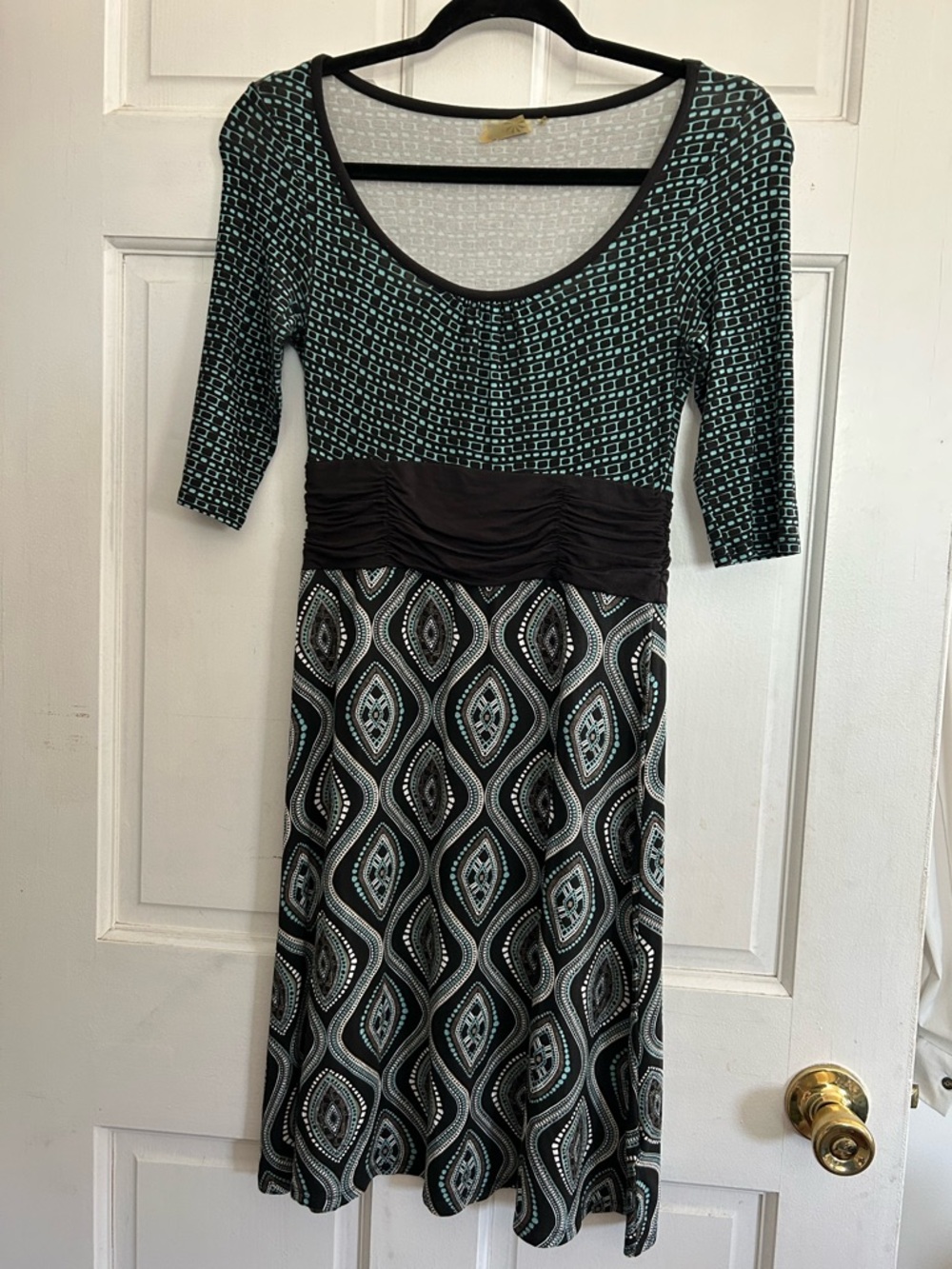 Athleta Black and Teal Patterned Scoop Midi Dress. Size XS